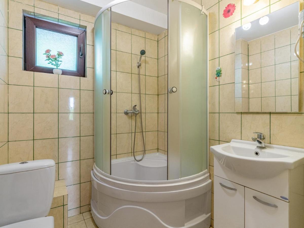 Hotel Casuta Cu Trandafiri Slănic Exterior foto